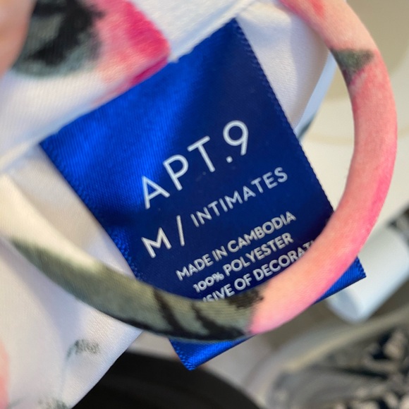 Silky Floral Robe - Picture 2 of 4